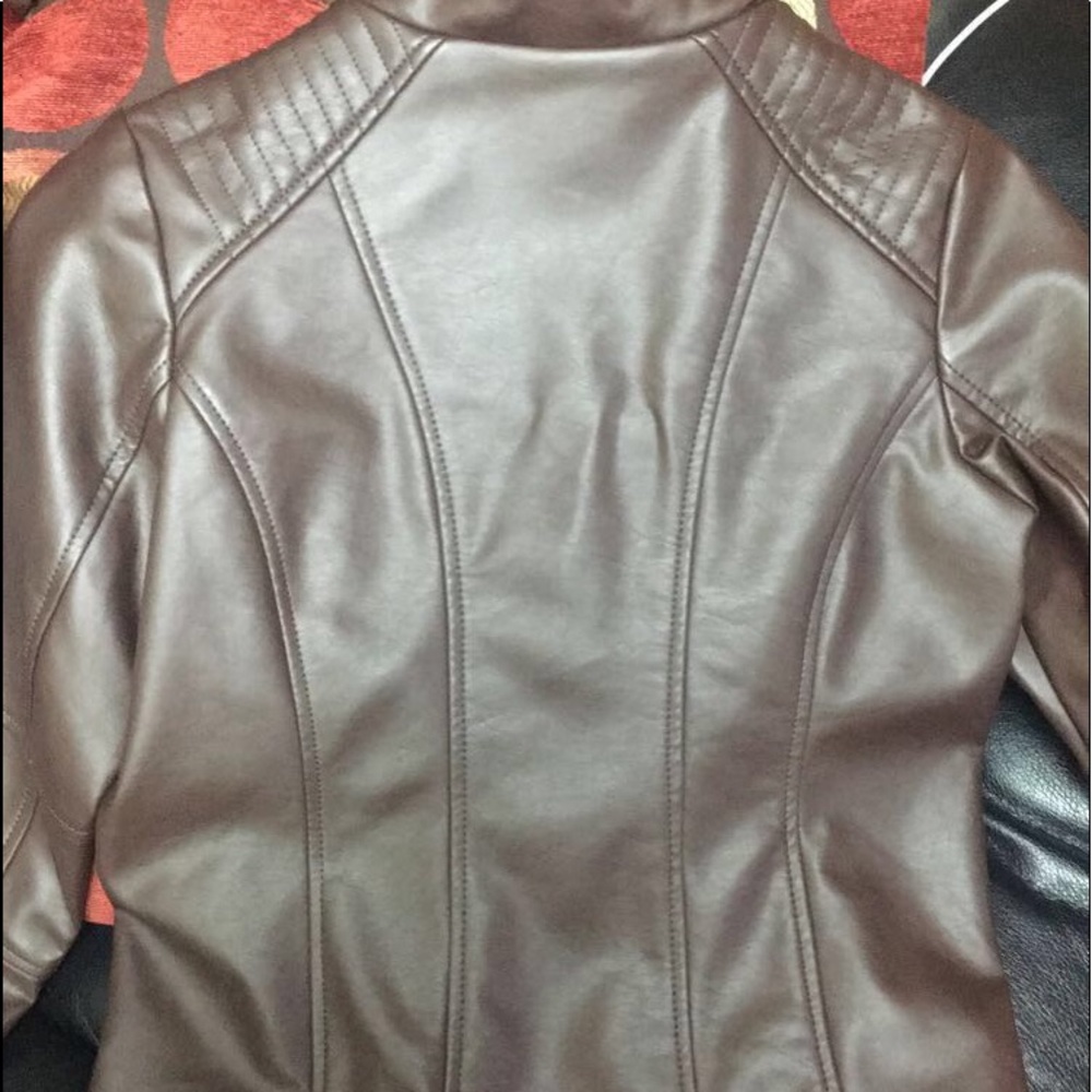 Jacket 🧥 - Picture 2 of 6